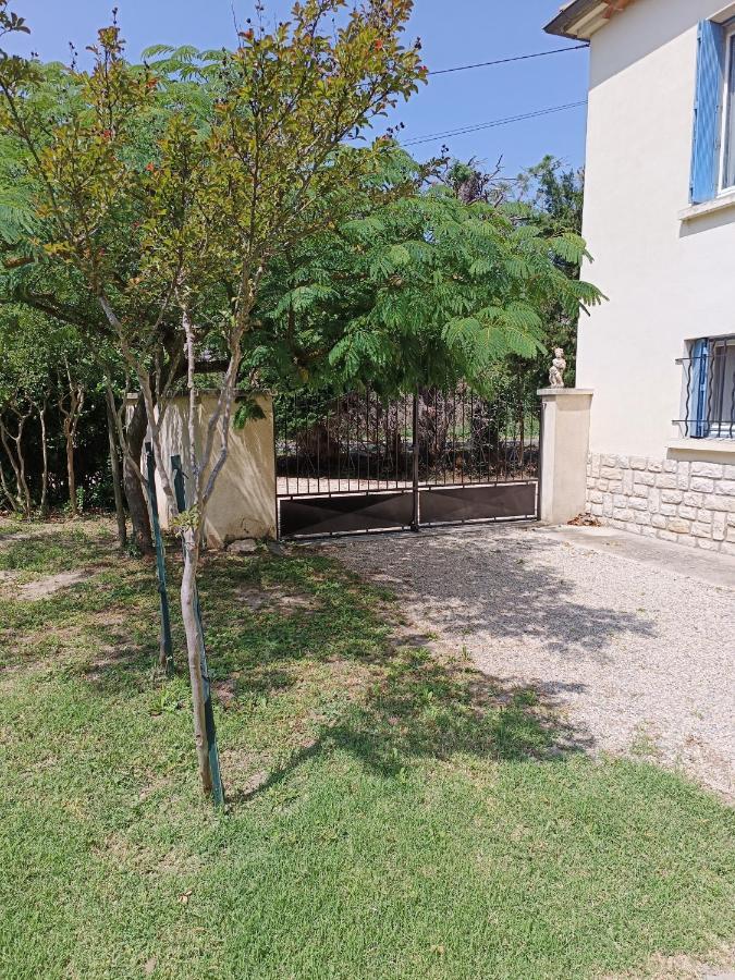 Villa A L'Ombre De L'Olivier Orgon Exterior foto